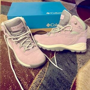 Newton Ridge Plus Waterproof Amped 💜